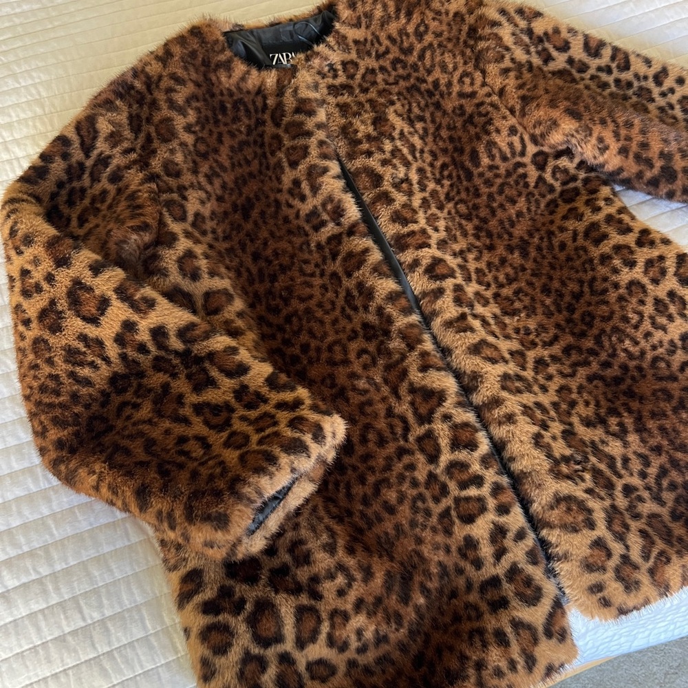 NWOT Size XS Zara Faux Fur Leopard Coat